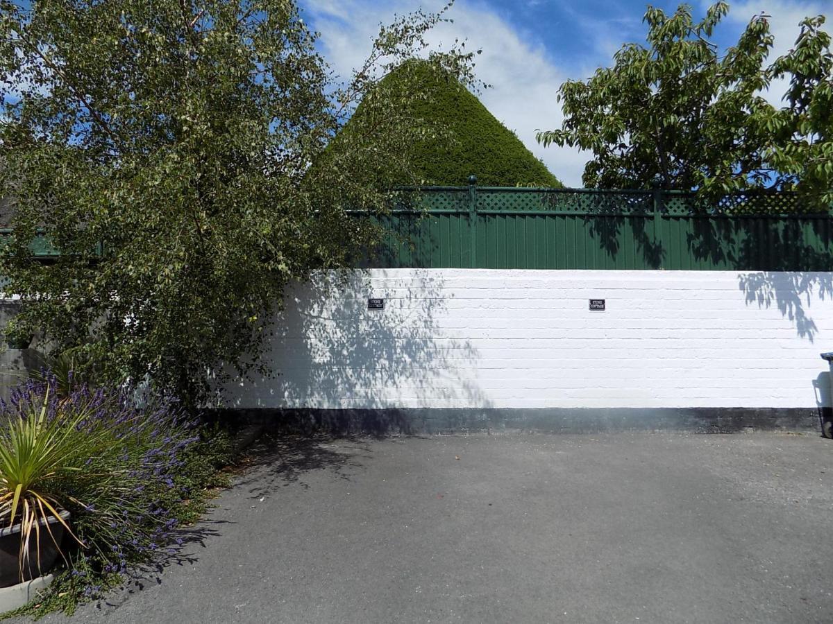 Double Award Winning 1700'S Grd 2 Listed Cottage Near Stonehenge Amesbury Εξωτερικό φωτογραφία