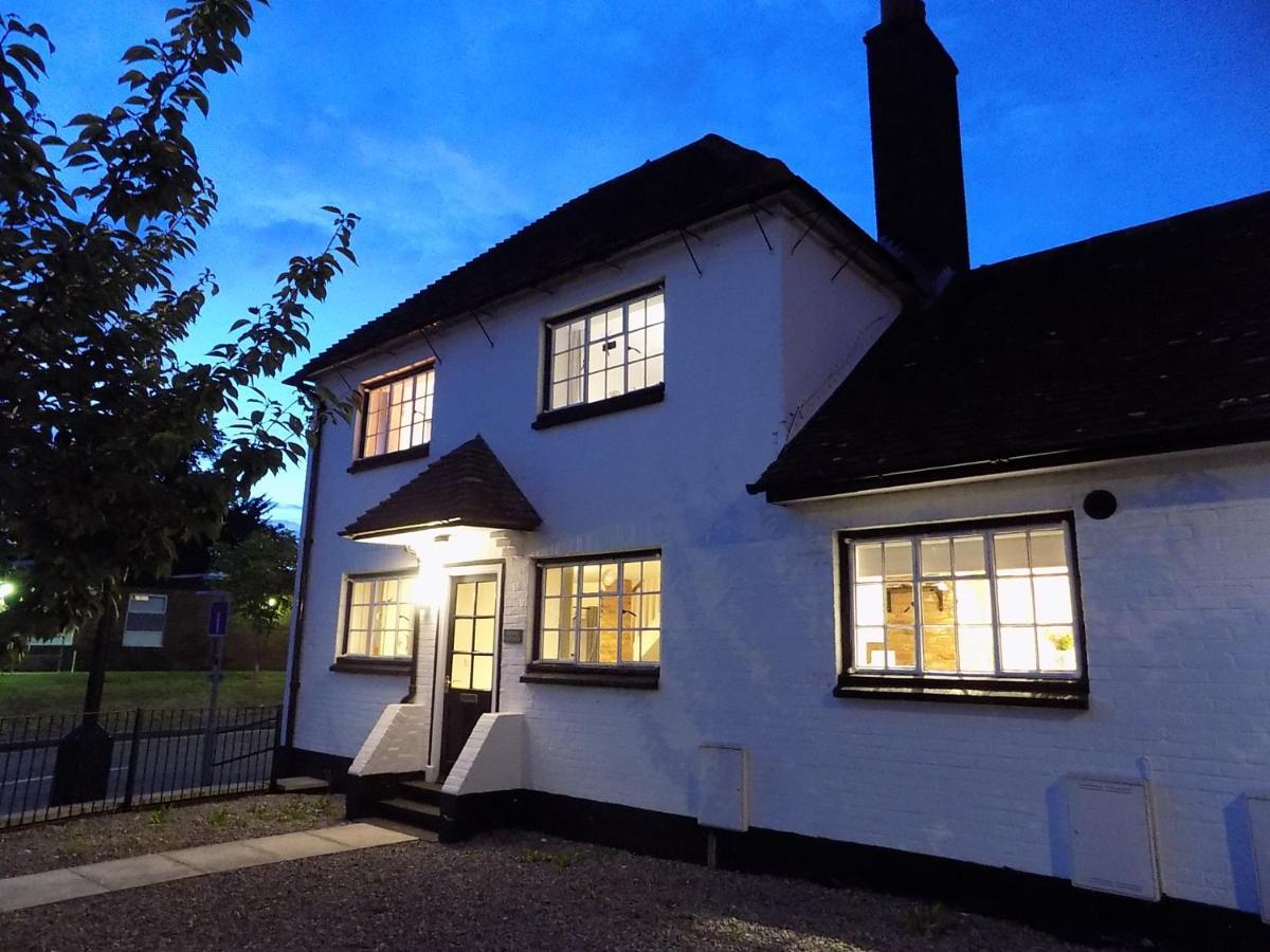 Double Award Winning 1700'S Grd 2 Listed Cottage Near Stonehenge Amesbury Εξωτερικό φωτογραφία