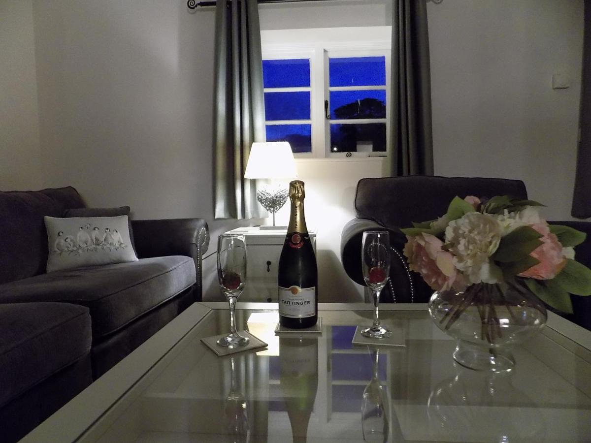 Double Award Winning 1700'S Grd 2 Listed Cottage Near Stonehenge Amesbury Εξωτερικό φωτογραφία