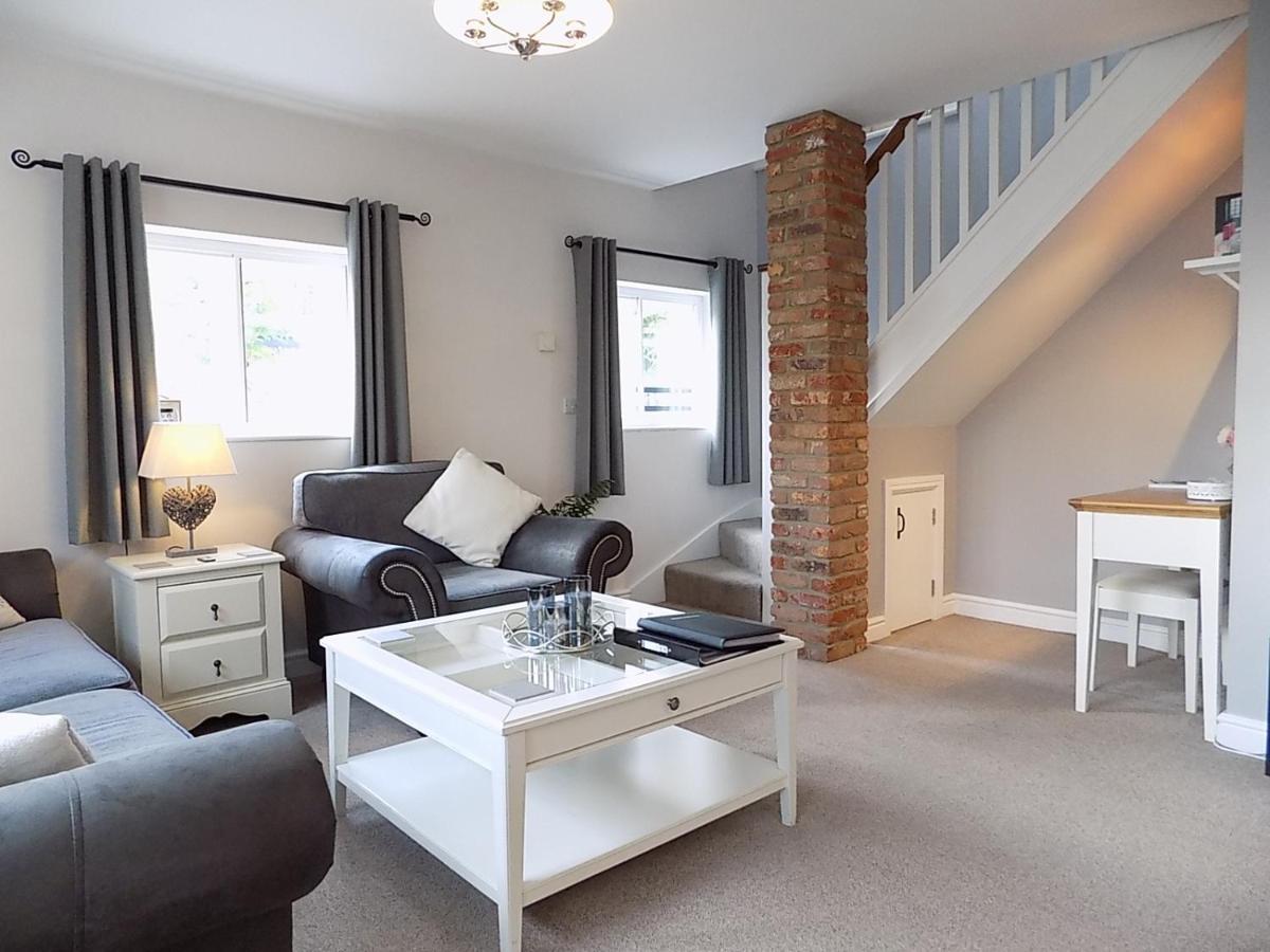 Double Award Winning 1700'S Grd 2 Listed Cottage Near Stonehenge Amesbury Εξωτερικό φωτογραφία