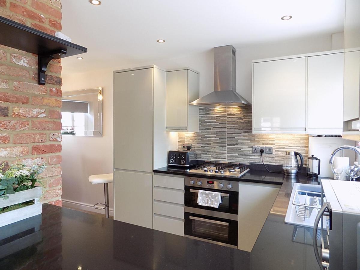 Double Award Winning 1700'S Grd 2 Listed Cottage Near Stonehenge Amesbury Εξωτερικό φωτογραφία