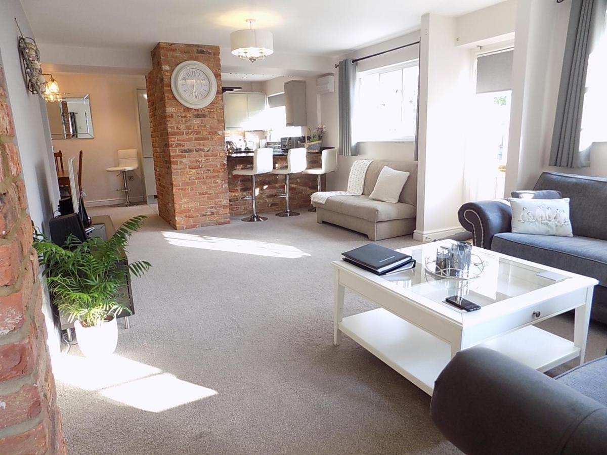 Double Award Winning 1700'S Grd 2 Listed Cottage Near Stonehenge Amesbury Εξωτερικό φωτογραφία